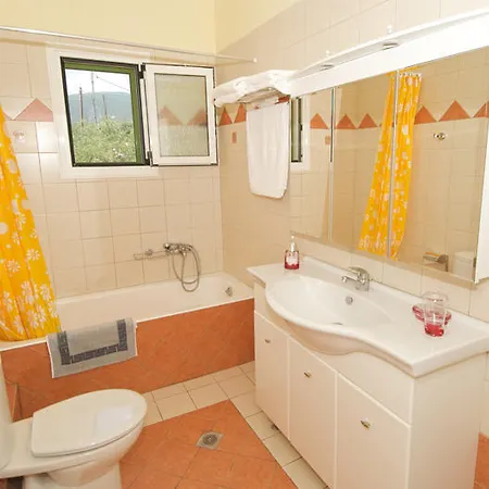 Βίλα Iliachtides Καραβόμυλος