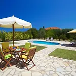 Villa Iliachtides Karavomylos