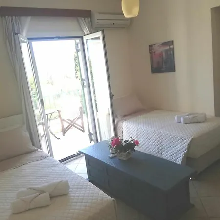 Iliachtides Villa Karavomylos